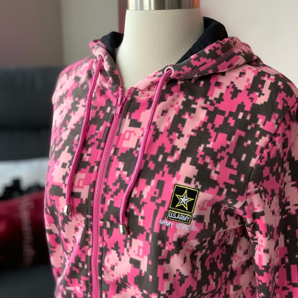 NWT Super Soft Pink Camouflage US Army Hoodie